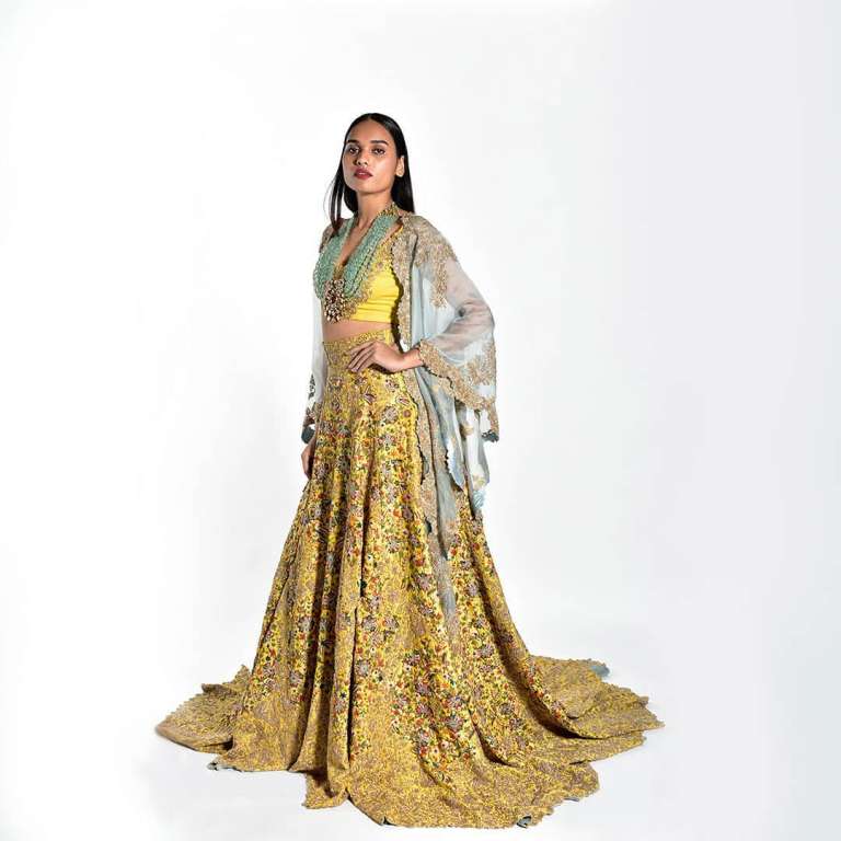 Sonakshi Sinha's red Anamika Khanna set is equal parts effortless and  elegant | Vogue India | Wedding Wardrobe