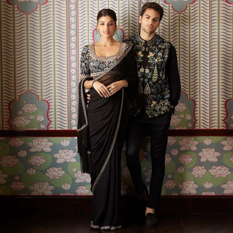 Matching Combo Couple Outfit With Blue Saree And Mens Kurta - BLISSBIE -  4255333