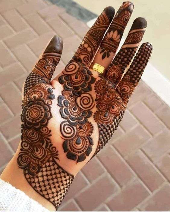 Arabic design 🌿 design Which one do u like it 1-8? Leave your comments 💬  Follow @mehendi_4u 👈 for more mehendi pics & videos �... | Instagram