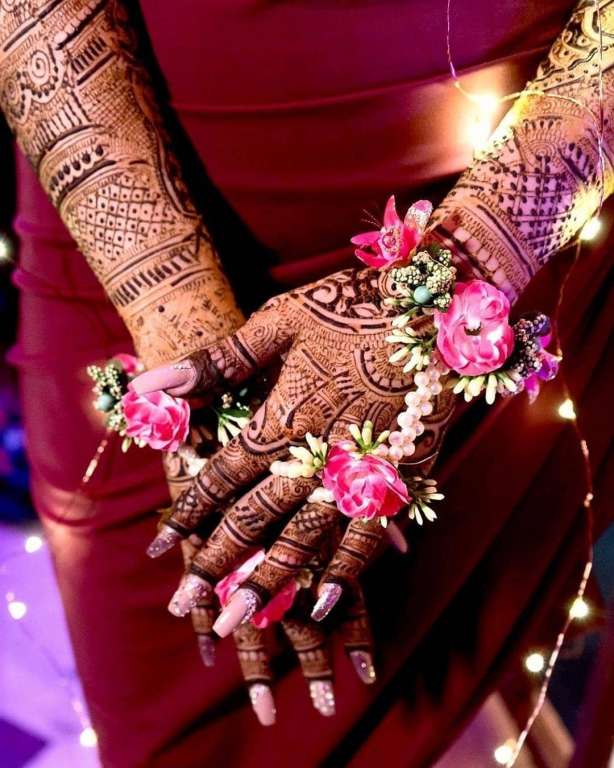 30 Back Hand Henna Designs you should try - Wedandbeyond