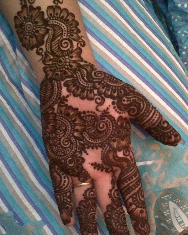 Stunning Arabic mehndi tatto on arm 💕💞 - Unique Mehndi Designs | Facebook