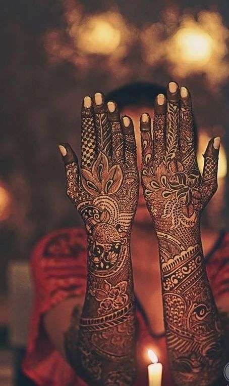 6 Most Stylish Back Hand Mehndi Designs for Brides | ReallyInfluential