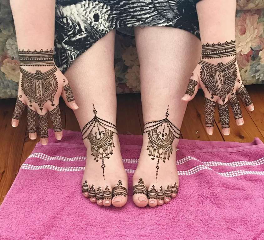 Top 15 Leg Mehndi designs for a women - Peppynite.com