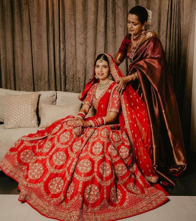 Lehengas for brides outlet mother