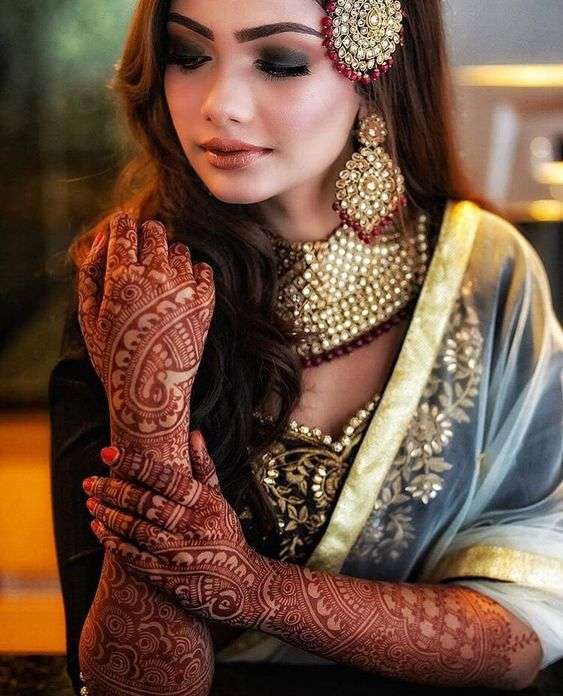 Pin by Mustak Sheikh on Hair styles | Mehndi designs for fingers, Mehndi  designs for hands, Finger henna designs