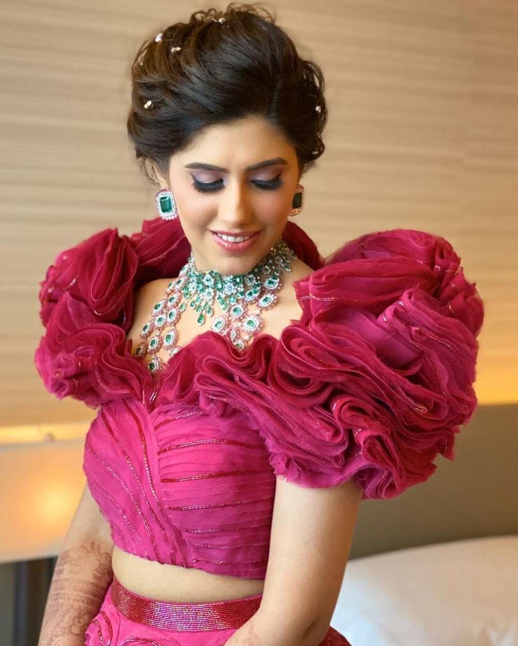 SAMREEN VANCE on Instagram: “The gorgeous @official_mayaali last night at a  friends #mehndi wearing @samreenv… | Bridal hairdo, Bridal hair buns, Lehenga  hairstyles