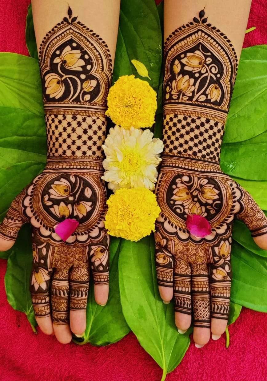 40+ Timeless and Trendy Back Hand Mehndi Designs