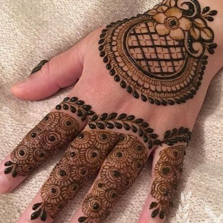 UrbanClap Professionals - Customers are looking for Mehendi Artists on  UrbanClap! We got an overwhelming response to Mehendi at Home launch in  Delhi..Working for expansion in Mumbai, Bangalore, Chennai &  Hyderabad..Download and