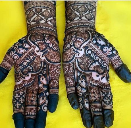 Raj Mehndi Artist - Price & Reviews | Mehndi Artist in Lucknow