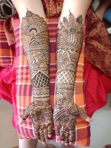 Top 10 Bridal Mehndi Artists in Mumbai for Exquisite Bridal Henna Design |  Cities | Wedding Blog